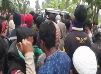 টিকা দিয়ে বাড়ি ফেরার সময় ট্রাক্ট‌রচাপায় স্কুলছাত্রী নিহত